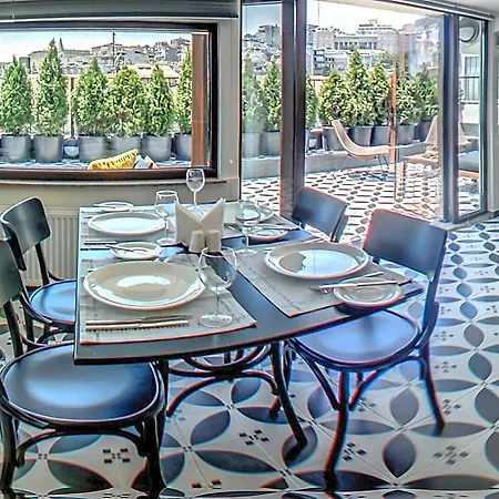 Tophane 4*