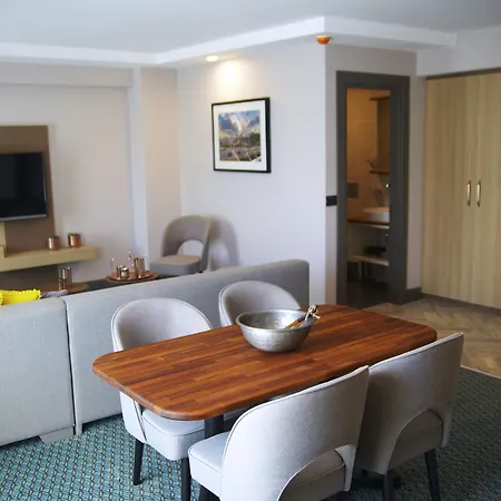 Tophane 4*